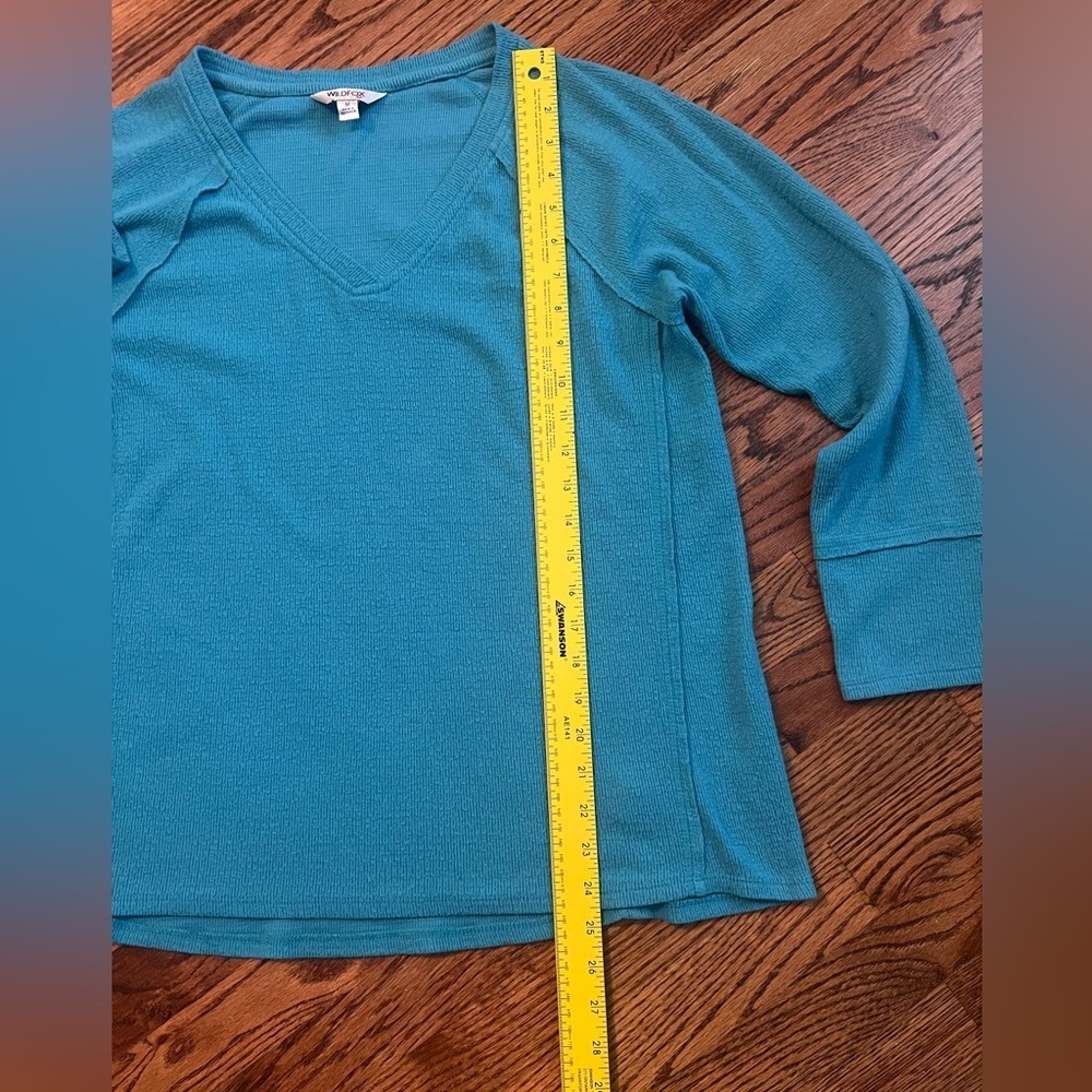 Wildfox Women’s Haley Brushed Waffle Top – Teal
Size Medium - Picture 9 of 10